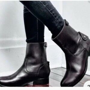 Frye Veronica Back Zip short black leather motorcycle boots, Size 6